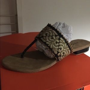 Beautiful black and gold flat.